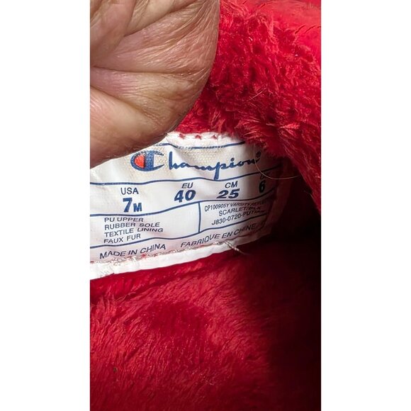 Champion Unisex Red & Black Graphic Slippers Warm Fleece Lining Unisex Size 7 - Picture 7 of 7